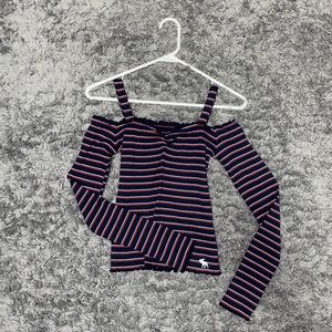 Abercrombie Kids || shoulder-cut navy striped top